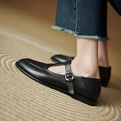 Mia | Vintage T-Strap Pumps